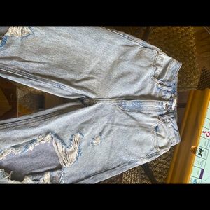 cute pacsun jeans, 90’s boyfriend style, cute cutouts